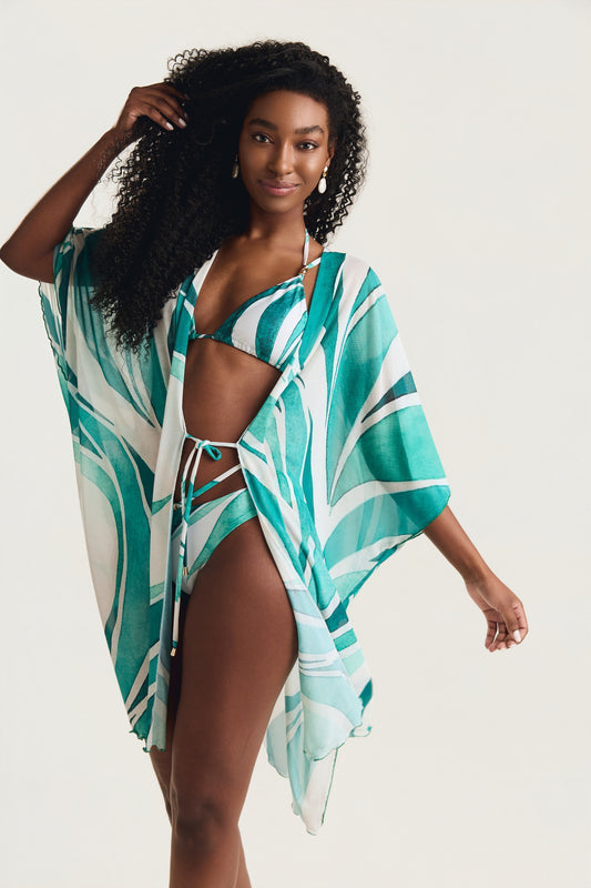 Kimono Geo Verde, frente, estampa vibrante e caimento fluido.